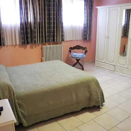 Simona * Montesarchio